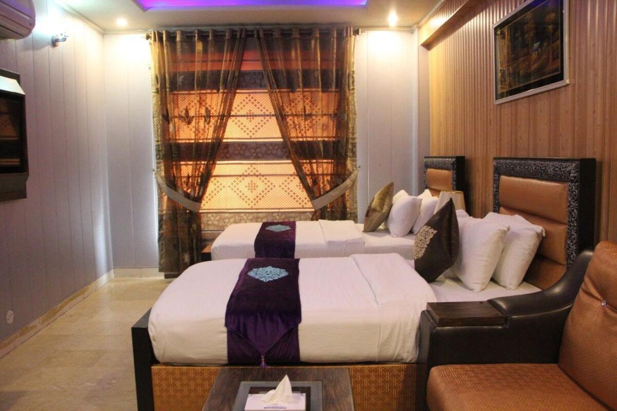 Hotel The Leschanze Лахор Екстериор снимка