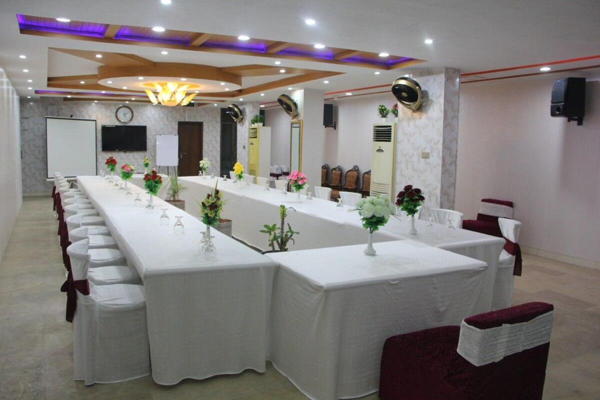 Hotel The Leschanze Лахор Екстериор снимка