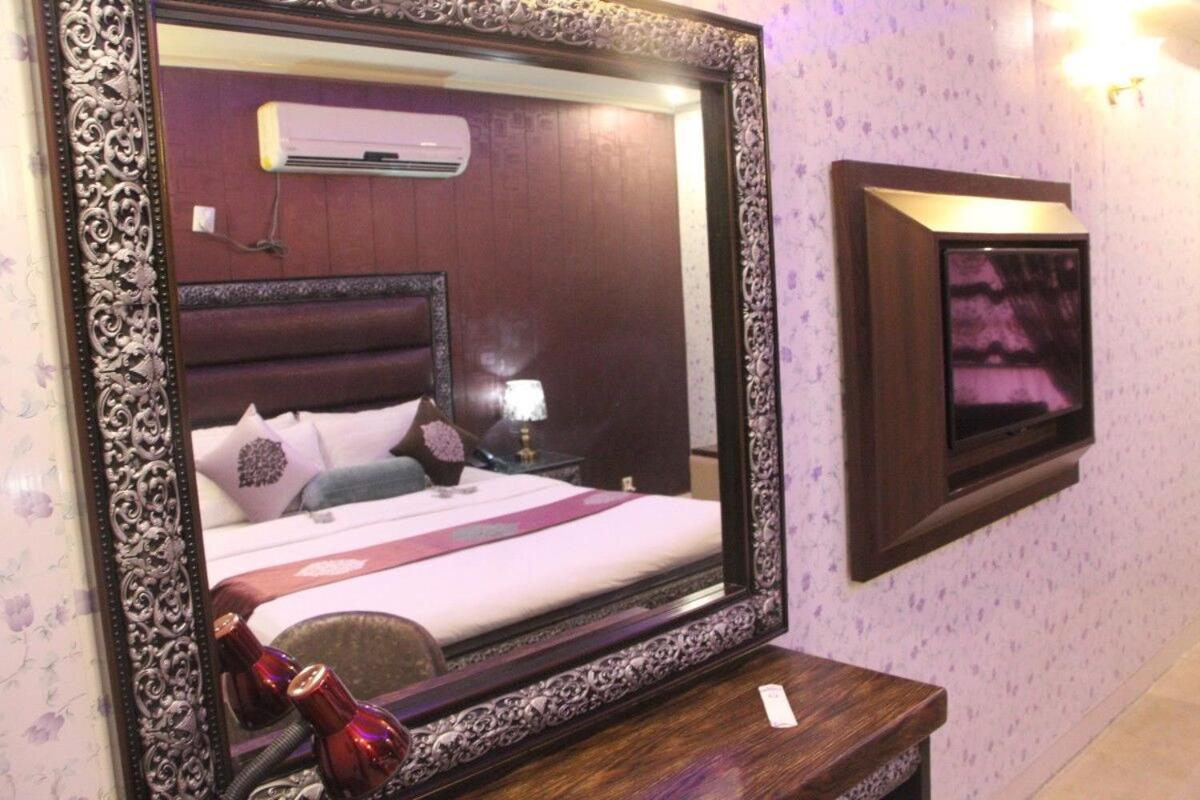 Hotel The Leschanze Лахор Екстериор снимка